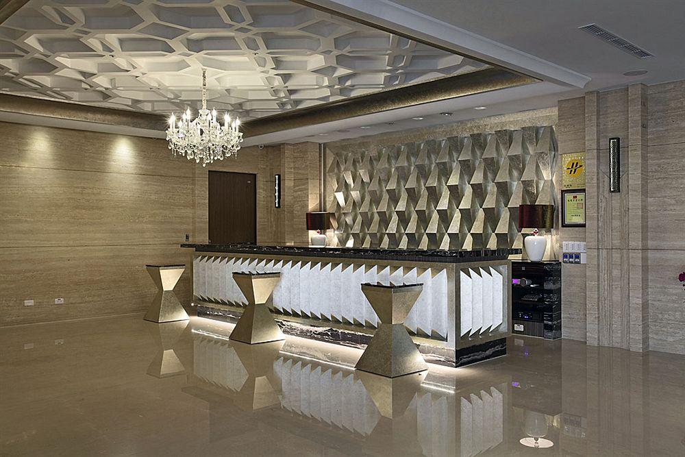 Grand City Hotel Fengyuan Exterior photo