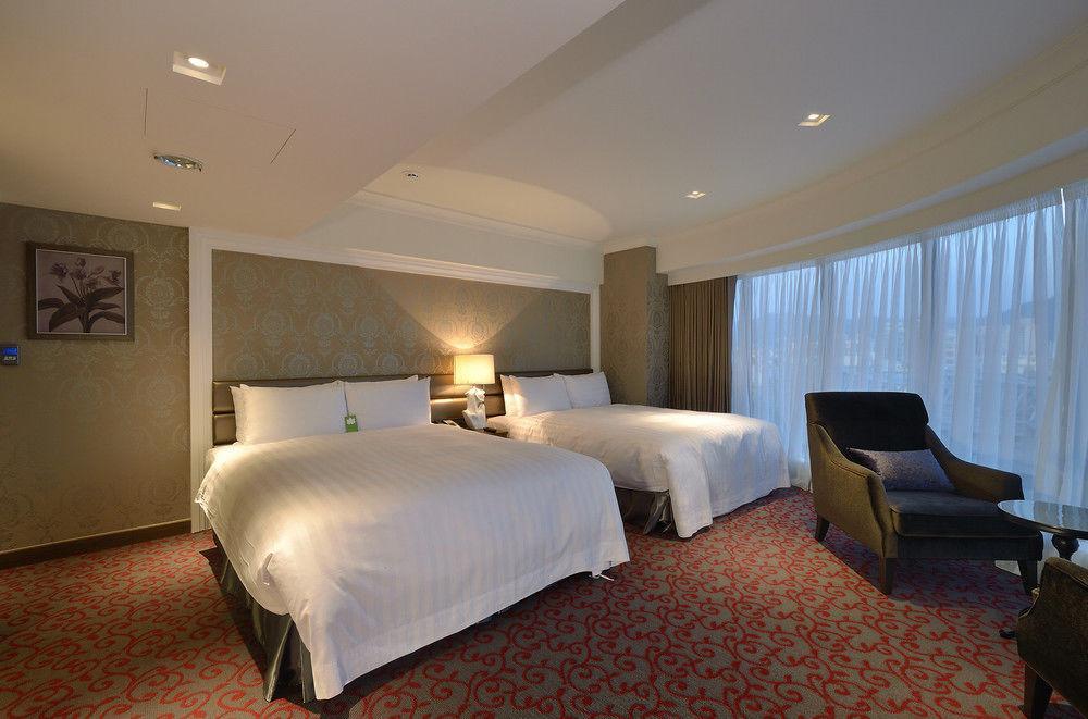Grand City Hotel Fengyuan Exterior photo