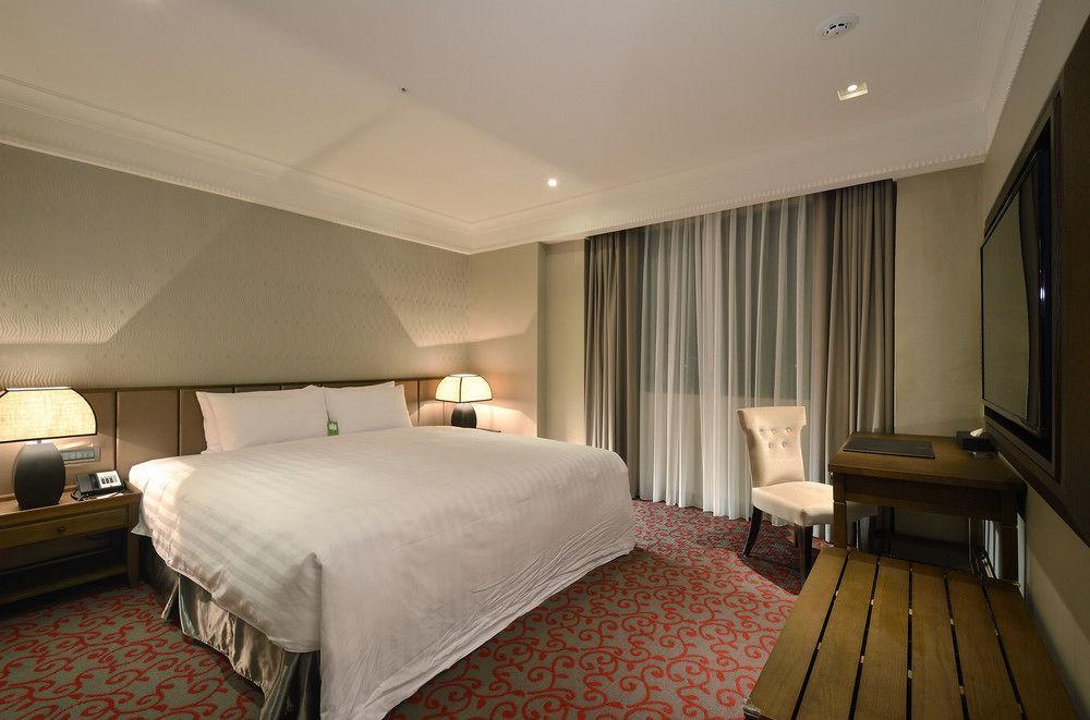Grand City Hotel Fengyuan Exterior photo