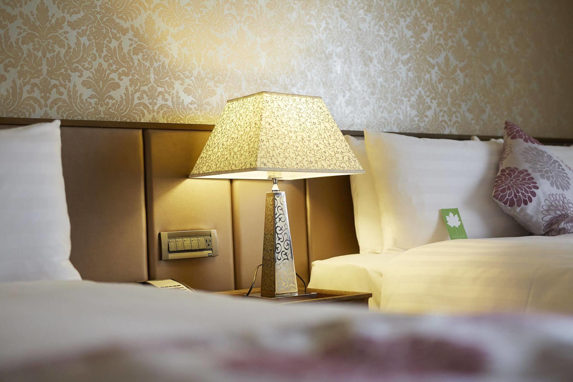 Grand City Hotel Fengyuan Exterior photo